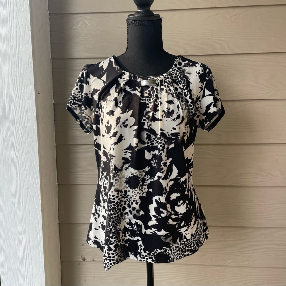 Notations Monochrome Floral Print Blouse